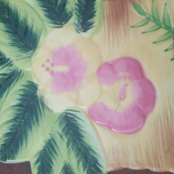 Luau Serving Platters & Ceramic Hot Plate - Picture 2 of 4